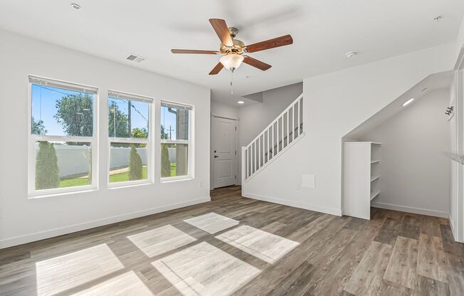 2 beds, 2 baths, 880 sqft, $1,599, Unit 660-102