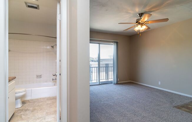 1 bed, 1 bath, 580 sqft, $835, Unit 3206