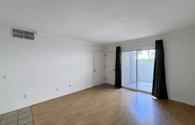 Charming 2BD/2BA Condo in La Mesa W/ A/C, Private Patio, & Community Pool/Spa!