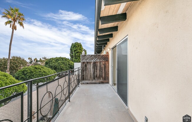 2637 S CENTINELA AVE