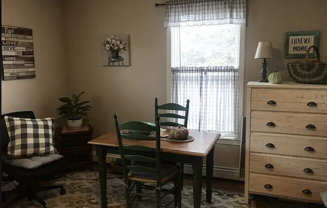 Studio, 1 bath, 750 sqft, $1,650, Unit 3