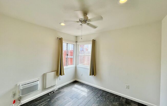 1bd + Bonus Room Casita with Washer/Dryer In Unit, A/C, and Private Fenced Patio!