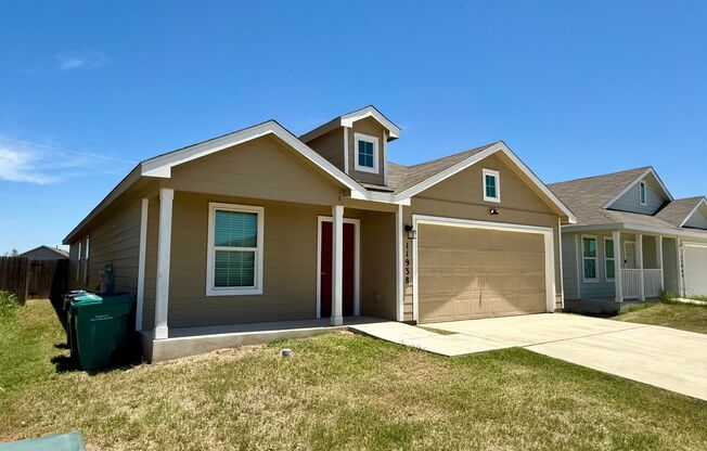 Beautiful home right next to Mission del Lago Golf Course!
