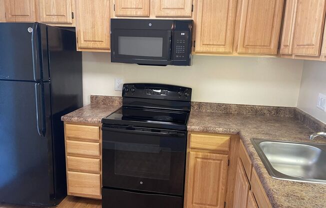 2 beds, 2 baths, 1,000 sqft, $2,175, Unit 14213 #202