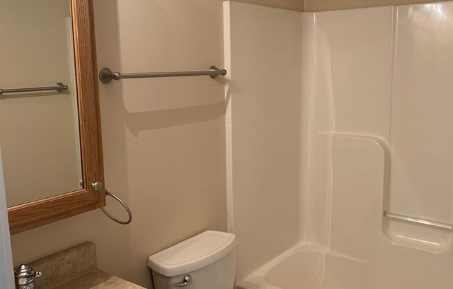 2 beds, 2 baths, 990 sqft, $1,115, Unit 918 B