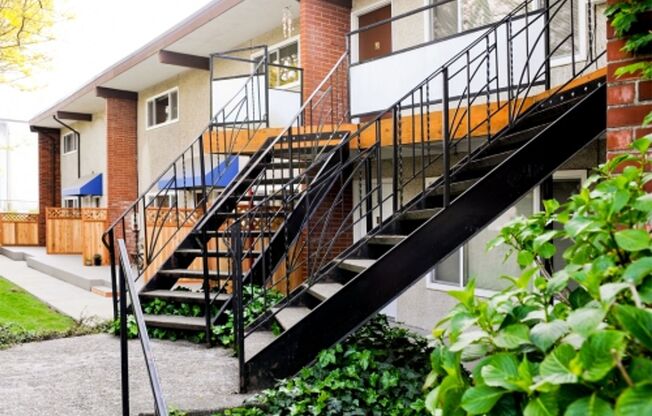 3605 Apartments