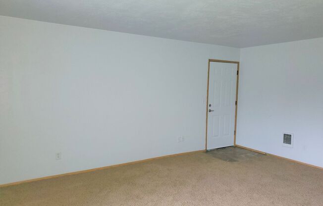 1 bed, 1 bath, $1,275, Unit 038