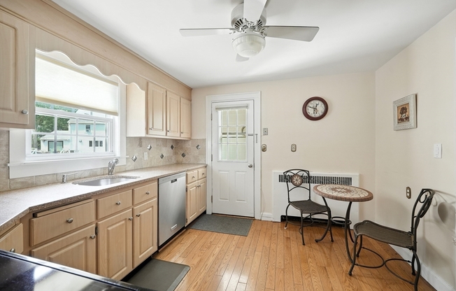 40 FAIRWAY DR
