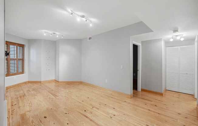 Adams Morgan Condo | 1 Bed | 1 Bath | 675 Sf