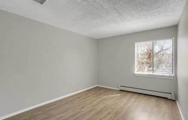 2 beds, 1 bath, 860 sqft, $1,199, Unit 10-12