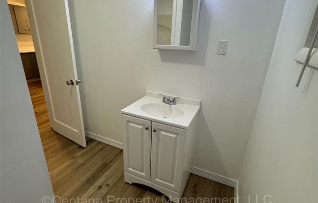 2 beds, 1 bath, $1,275, Unit Downstairs