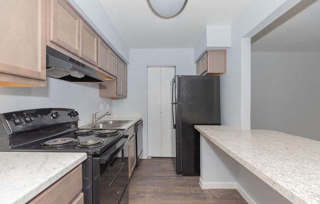 2 beds, 1 bath, 740 sqft, $1,140
