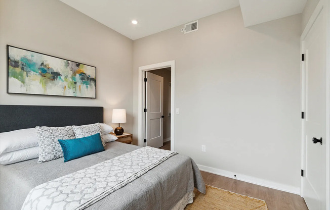 2 beds, 2 baths, 895 sqft, $2,150, Unit Unit 404