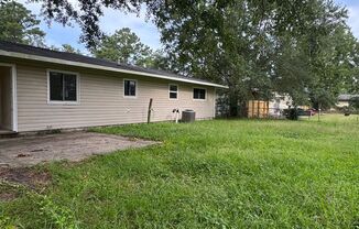 3 beds, 2 baths, $1,600