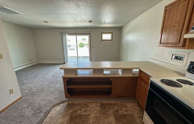 2 beds, 1 bath, 900 sqft, $775