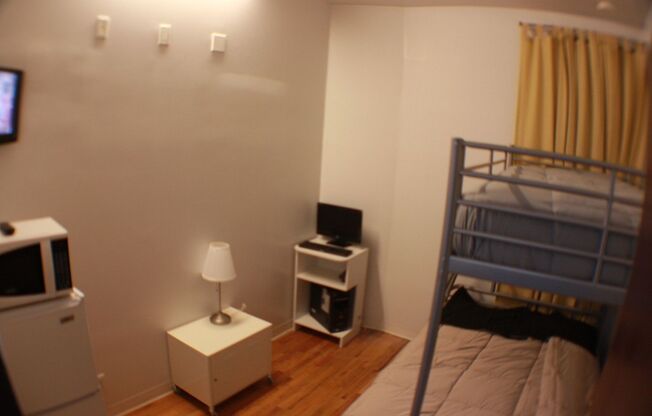 1 bed, 1 bath, 90 sqft, $1,195, Unit 14 - 3D