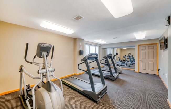 8600 Apartments fitness 22-01