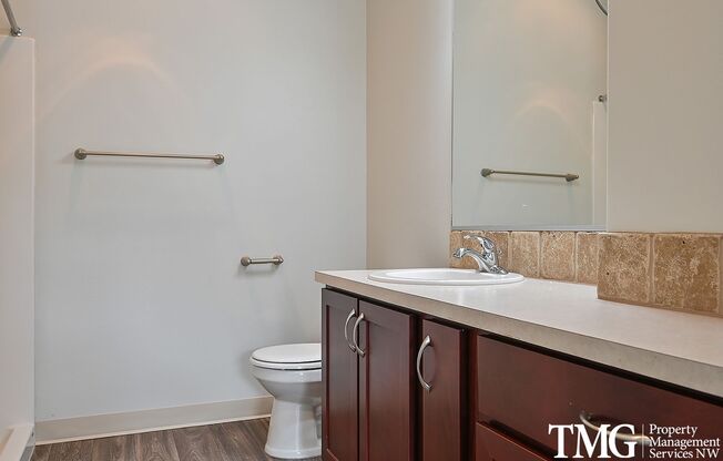 2 beds, 2 baths, 825 sqft, $1,599, Unit 1-12B