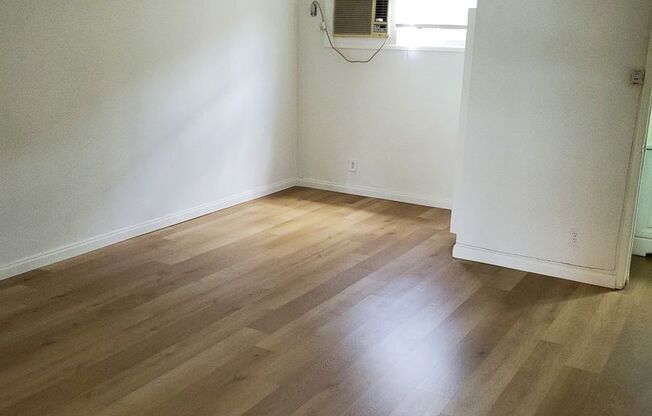 4401-5 CENTINELA AVE/HARDING