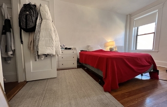2 beds, 1 bath, 820 sqft, $3,450, Unit 11