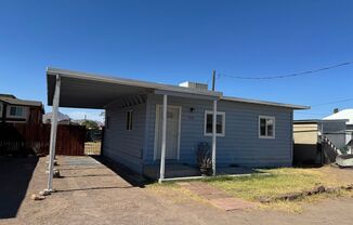 Cute little bungalow in the heart of Henderson.