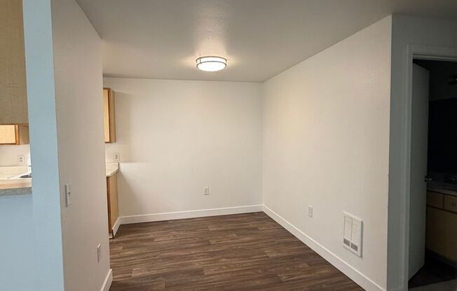 2 beds, 2 baths, $1,625, Unit 28