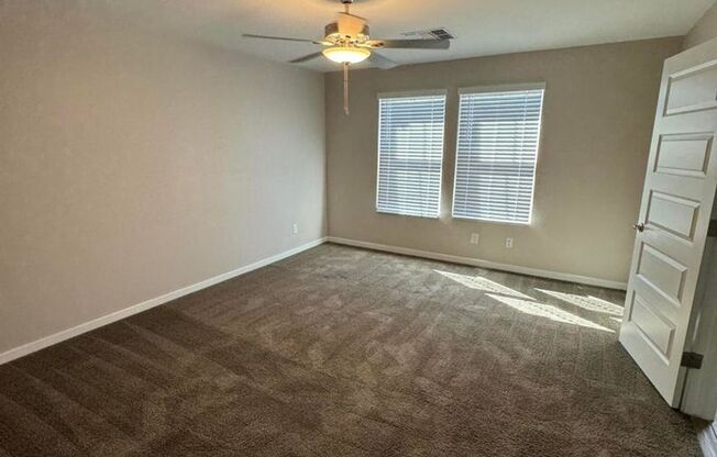 Newer townhome for rent in Tempe!