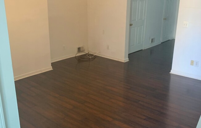 Two Bedroom/1.5 Bath in the Heart of Mt. Washington