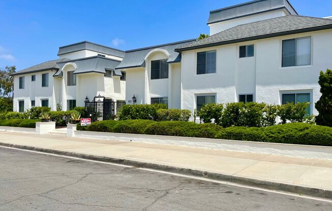 Versailles Apts.