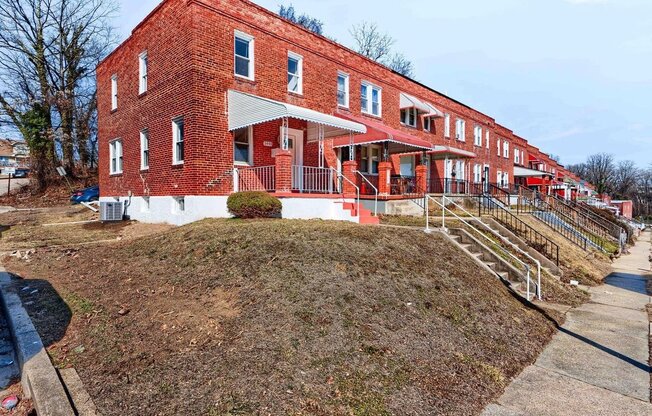 2448 SHIRLEY AVE