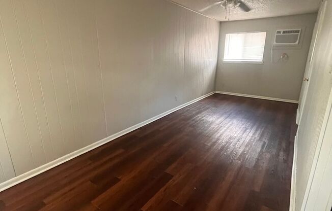 Studio, 1 bath, 400 sqft, $945, Unit 201