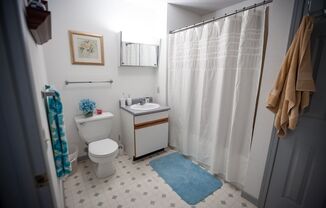 2 beds, 2 baths, 870 sqft, $1,250, Unit 2001-07