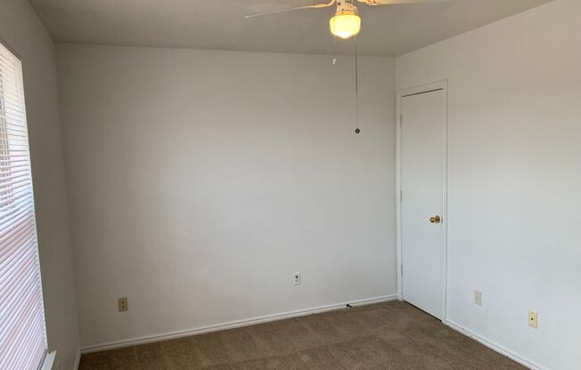 2 beds, 1 bath, $700