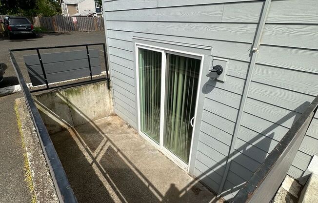 2 beds, 1 bath, 900 sqft, $1,395, Unit 37