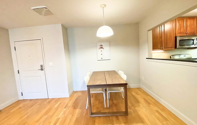 2 beds, 2 baths, 1,152 sqft, $3,600, Unit 405