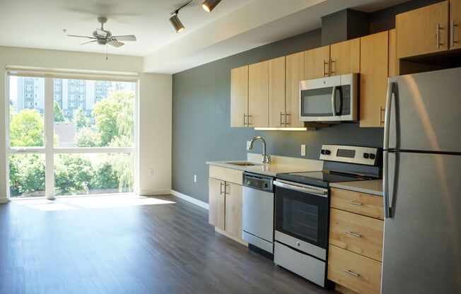 Sensational Slabtown-Modern & Sleek 1 Bed Ready Early June!