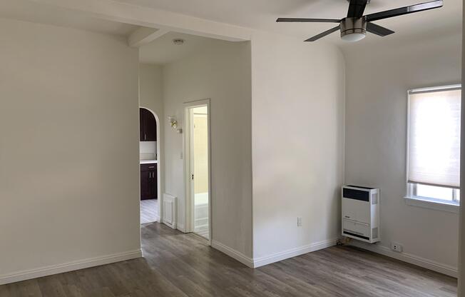 123 S GRAND OAKS AVE