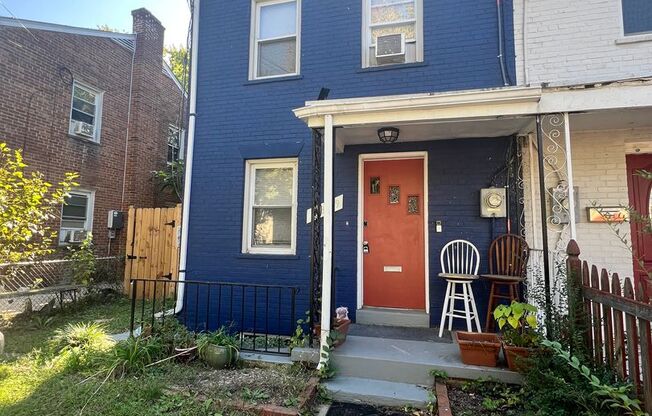 Charming 2 BR/1 BA EOG Townhome in Marshall Heights!