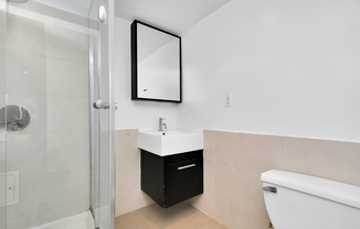 2 beds, 2 baths, $4,595, Unit 4E