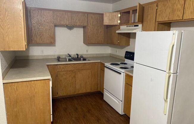 1 bed, 1 bath, $575, Unit #05