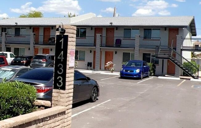 SUPER NICE LOWER REMODELED*1BD*1BA*HWFLS*GRANITE*PARKING*POOL*IN THE HEART OF TEMPE, AZ.