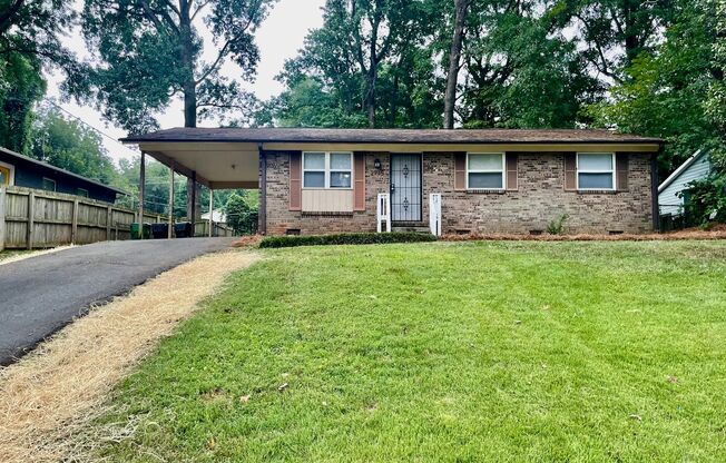 Ravencroft2915 is a 3-bedroom, 1-bath home in the Smallwood area of Charlotte, NC, located minutes from Uptown