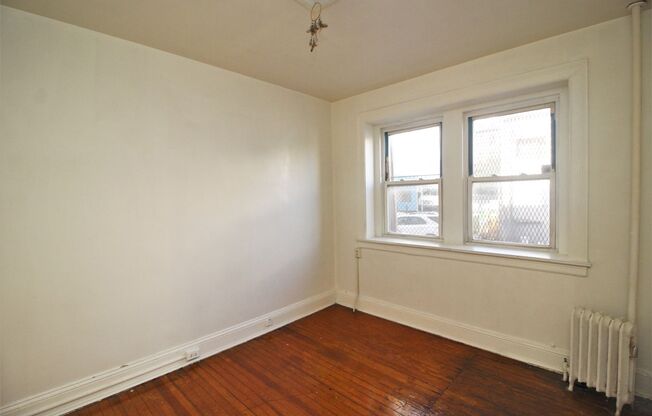 1 bed, 1 bath, 2 sqft, $800, Unit #104