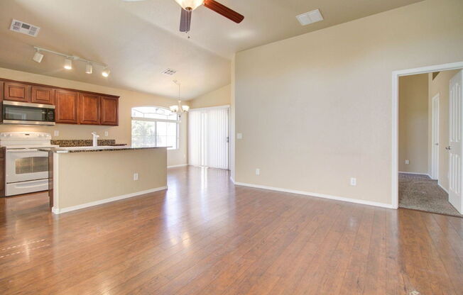 3 beds, 2 baths, 1,248 sqft, $2,400, Unit 1223