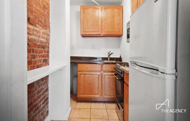 1 bed, 1 bath, $3,000, Unit 3-R