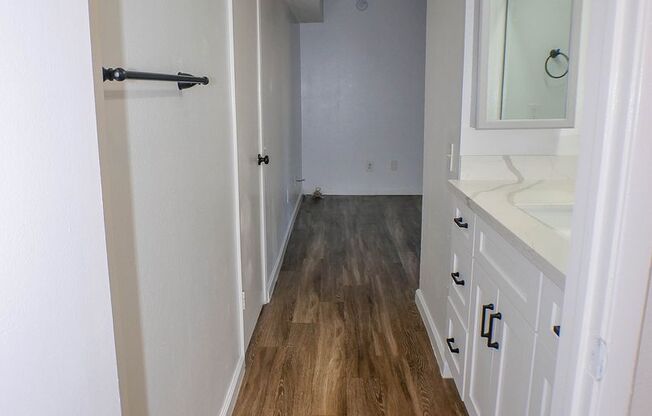 1 bed, 1 bath, $2,195, Unit # 288