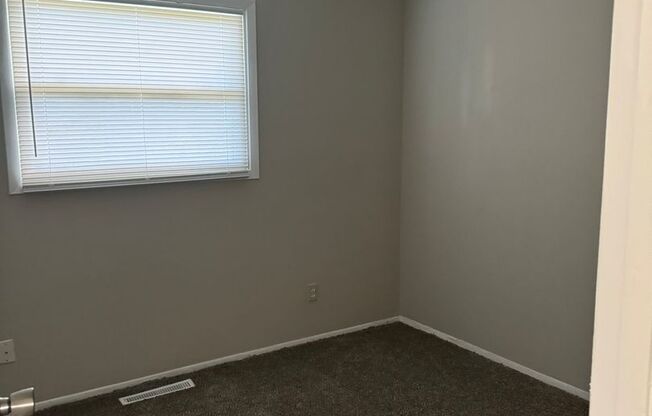 3 beds, 1 bath, $1,425