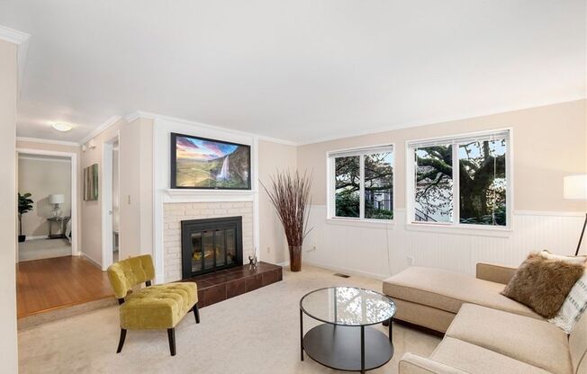 2 Beds and 2 Baths Cozy Condo in Kirkland Available for Rent!