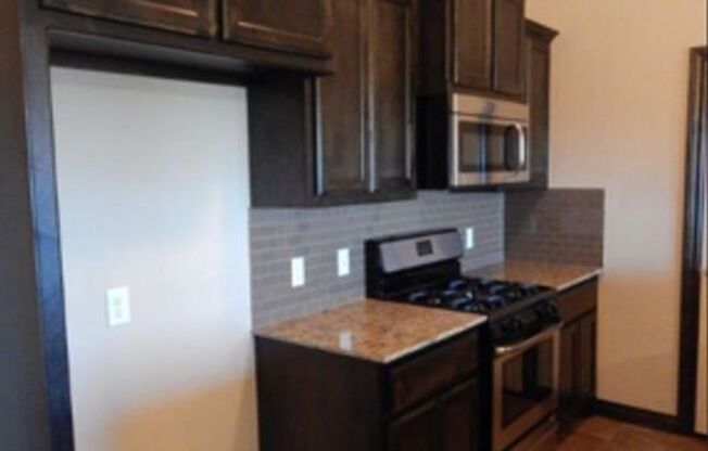 3 beds, 2 baths, $1,495