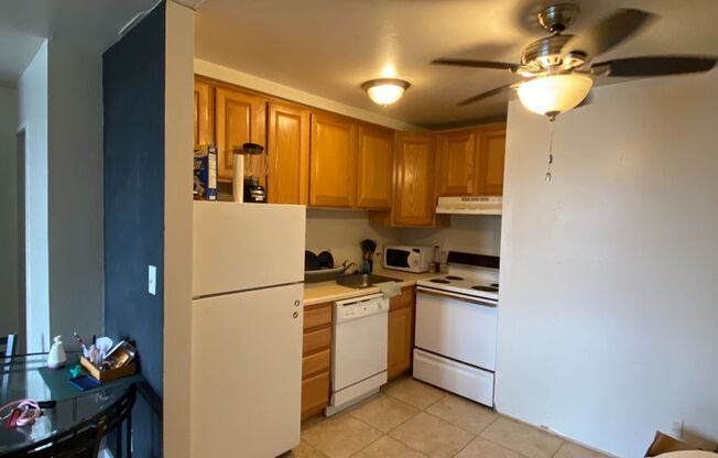 2 beds, 1 bath, 768 sqft, $2,300, Unit 321